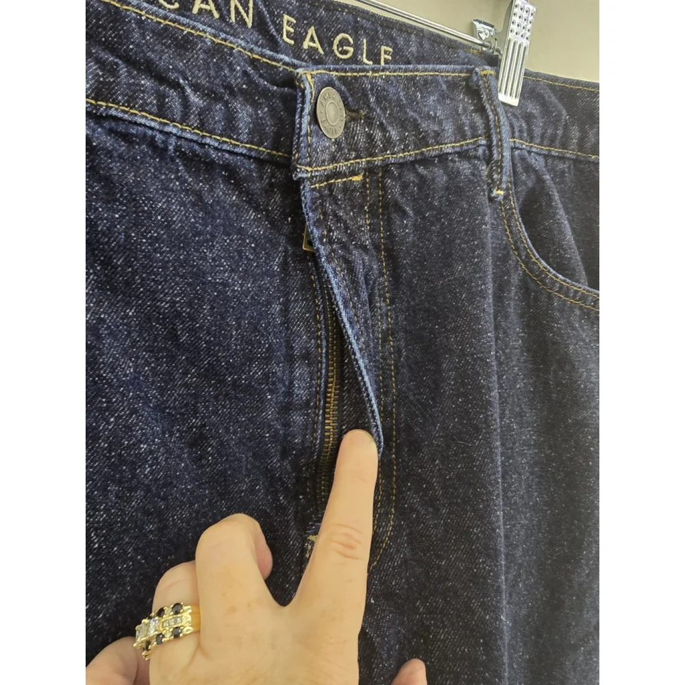 American Eagle Original Straight Dark Wash Denim Jeans. Mens Size 38/32